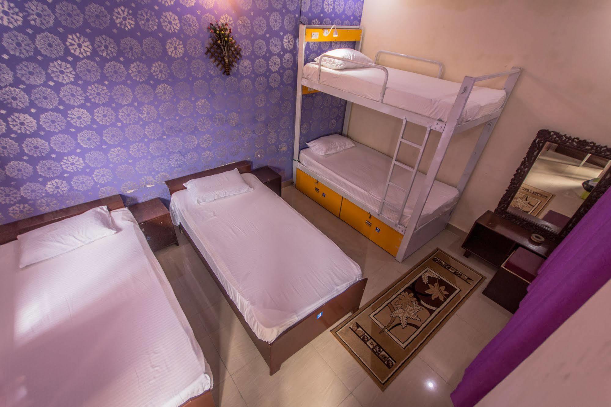 Backpacker Panda Friends - Agra Hostel Agra  Ngoại thất bức ảnh