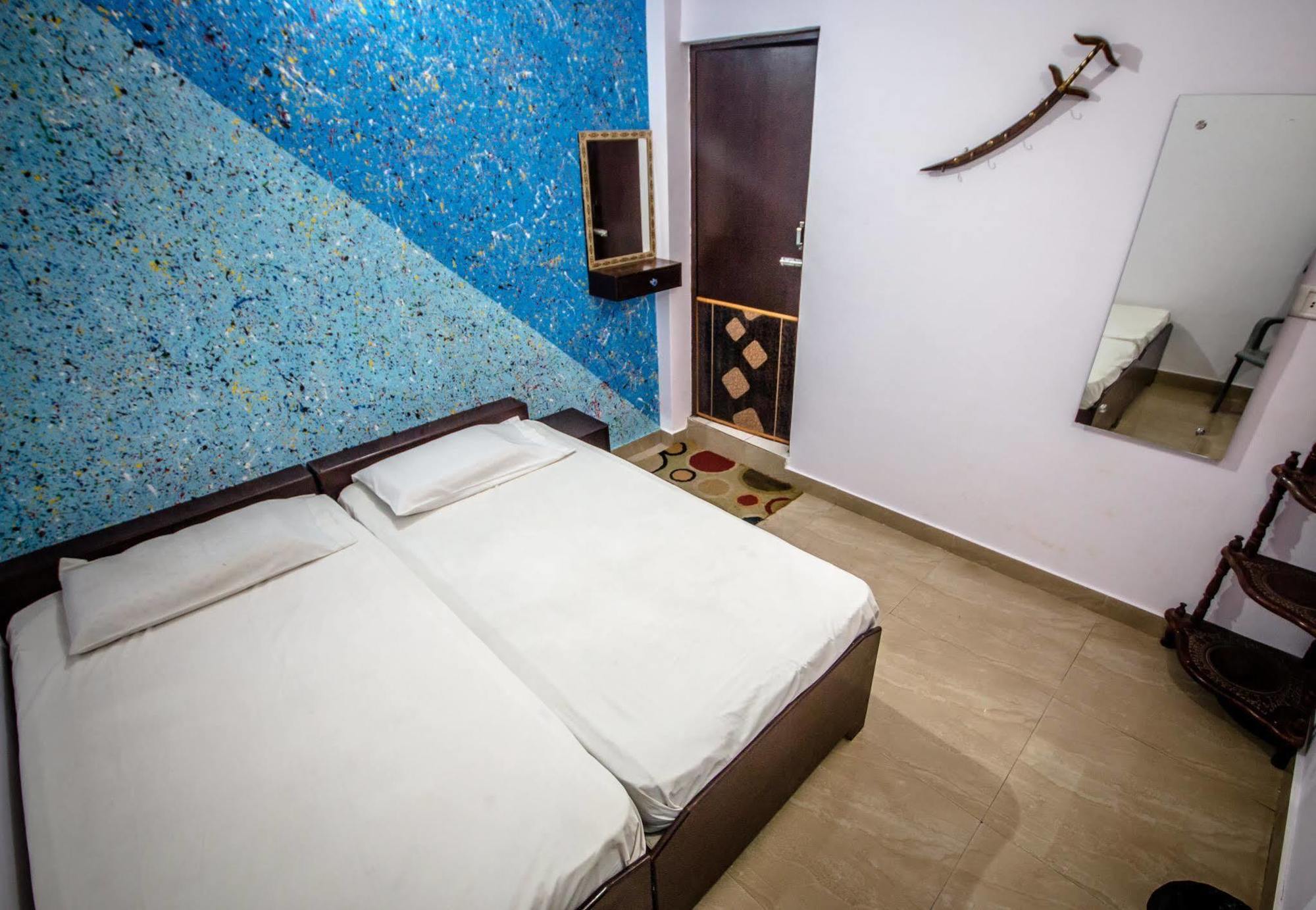 Backpacker Panda Friends - Agra Hostel Agra  Ngoại thất bức ảnh
