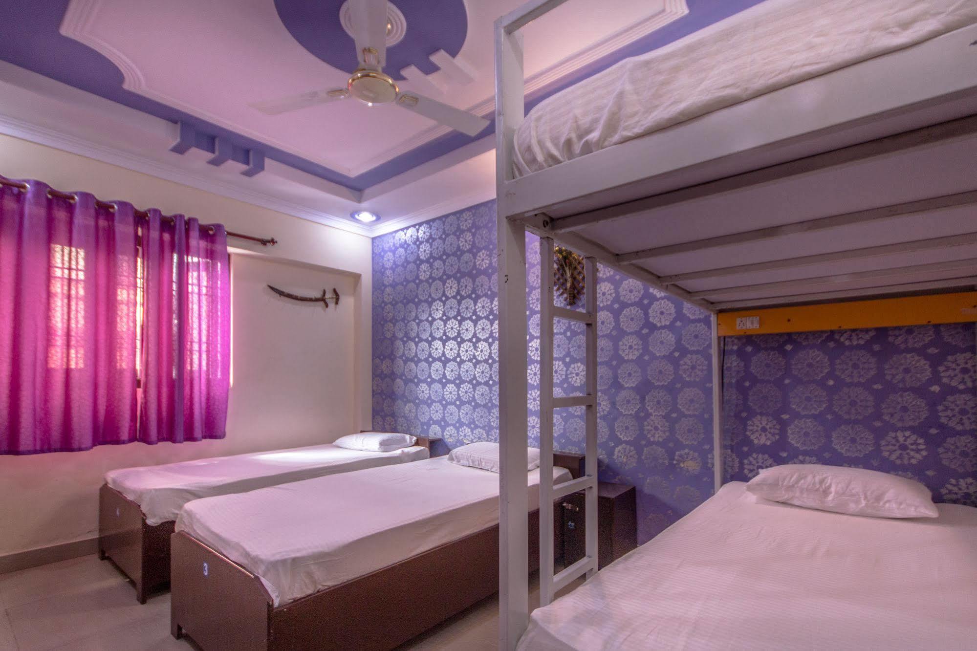 Backpacker Panda Friends - Agra Hostel Agra  Ngoại thất bức ảnh