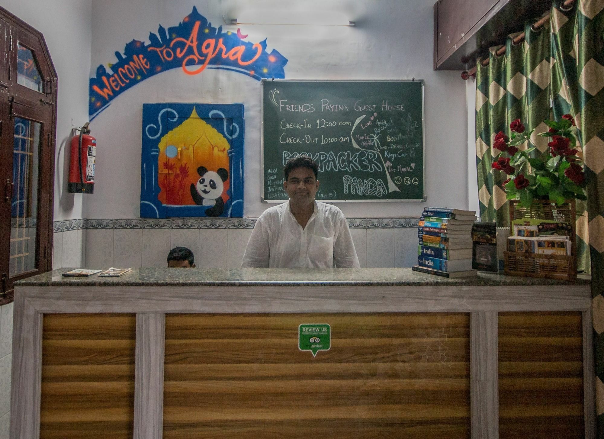 Backpacker Panda Friends - Agra Hostel Agra  Ngoại thất bức ảnh