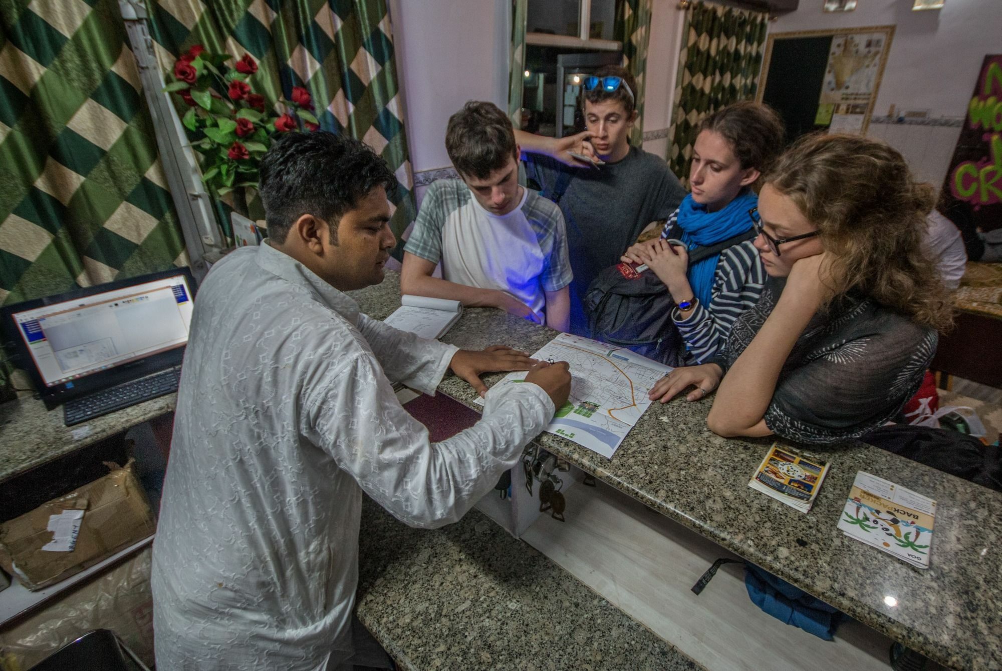 Backpacker Panda Friends - Agra Hostel Agra  Ngoại thất bức ảnh